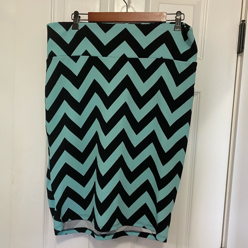 Lularoe Chevron XL Cassie